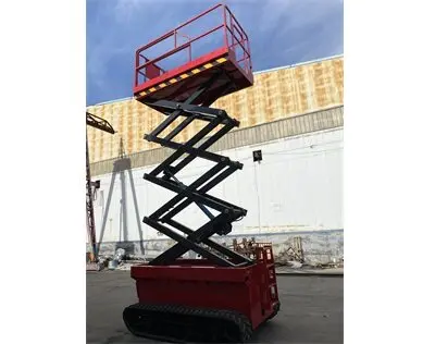 柴油(you)履帶式(shi)升降平(ping)台車