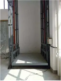 便(bian)攜式鋁(lü)合金升(sheng)降平台(tai)