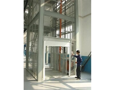 倉(cang)庫貨物提(ti)升機升降(jiang)貨梯3